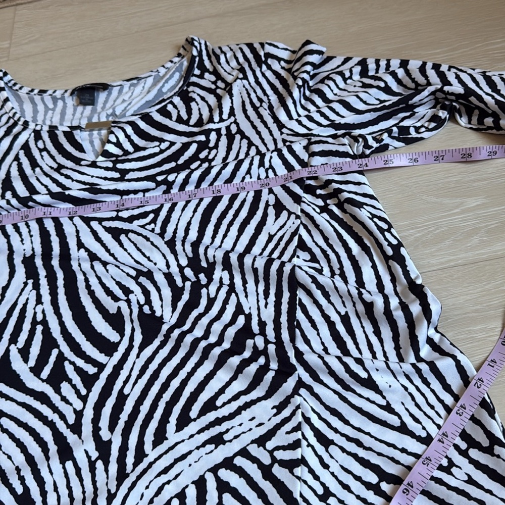 3/$10 Alyx Black and White Zebra Print 3/4 Sleeve Top - Picture 6 of 10
